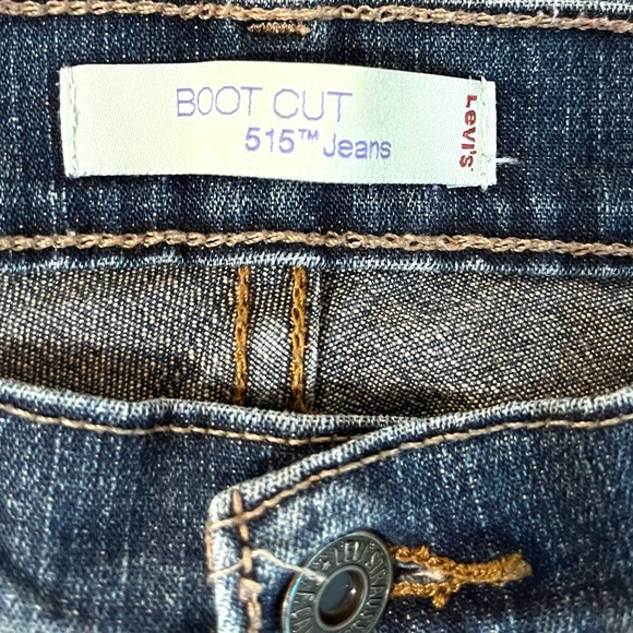 Levi’s 515 Low Rise Boot Cut Jeans Size 6 Short Women’s Jeans Medium Wash Denim - Picture 6 of 9